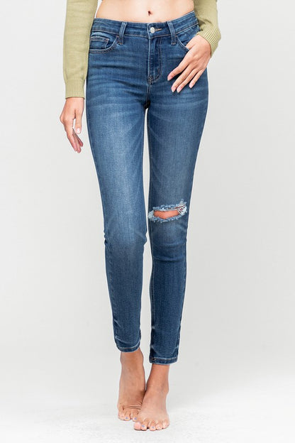Mid Rise Distressed Skinny - Medium wash